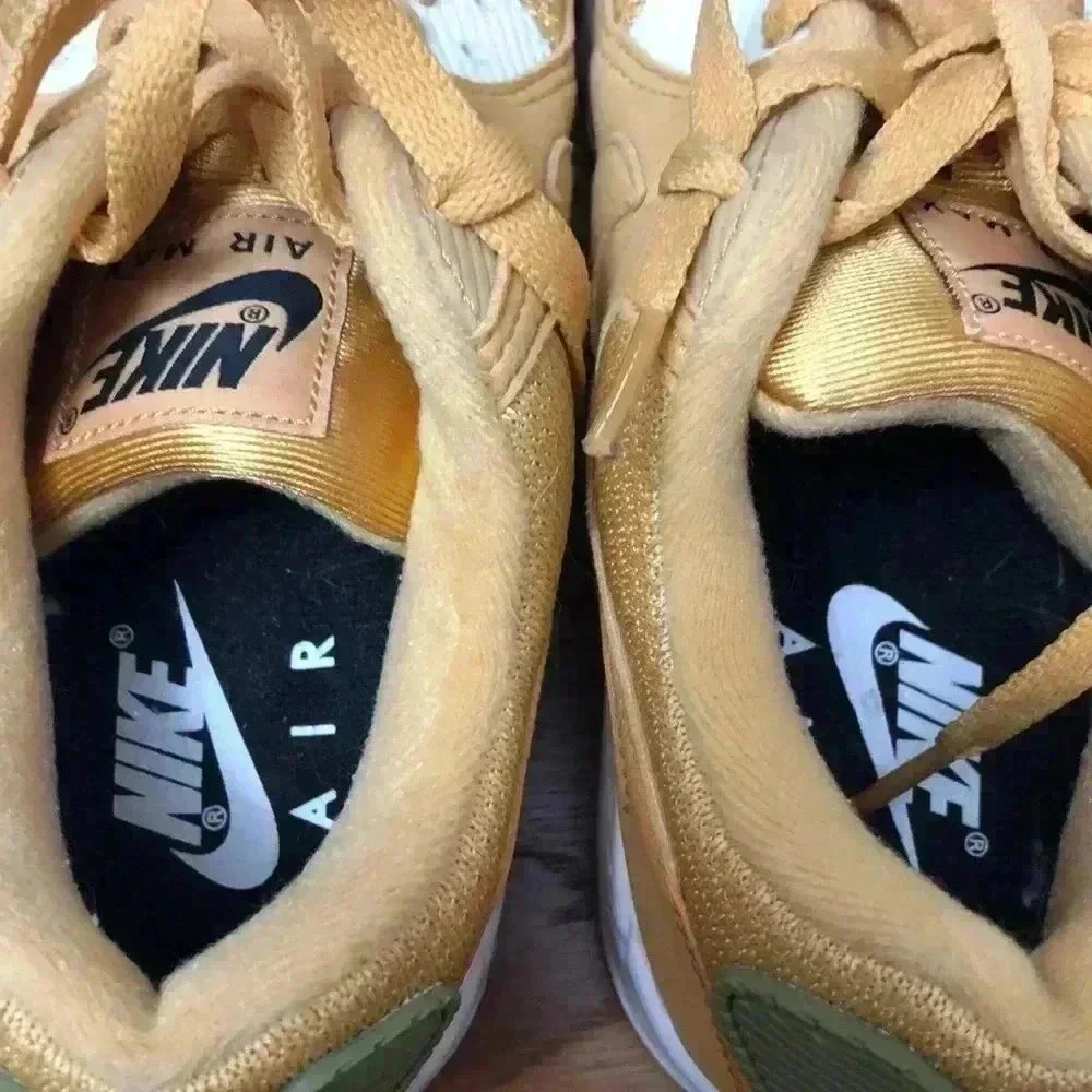Nike Air Air Max Wheat Color Women's Size 7
